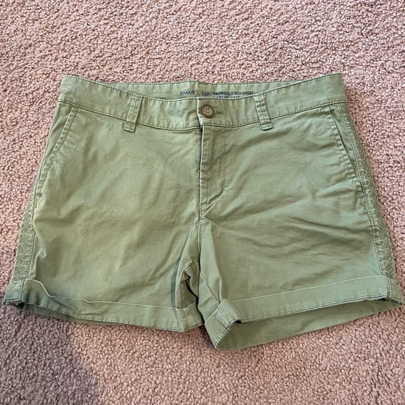 GAP KHAKIS Mid-rise Green Girlfriend Short - Picture 2 of 9